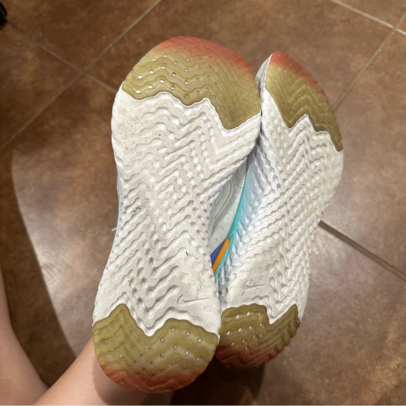 Nike Epic React Flyknit 2 - Picture 9 of 11